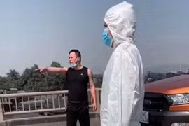 Đấm vào mặt CSGT để vượt chốt kiểm soát COVID-19 ở Quảng Ninh