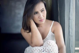 Phát điên vì chồng nhận “nuôi” cô thư ký nóng bỏng