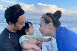 Mẹ Đàm Thu Trang tiết lộ bé Suchin từ lúc mới sinh đã được mời đóng quảng cáo