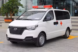 Bác sĩ đưa bố từ TP.HCM ra Hà Nội cấp cứu, một người mắc COVID-19