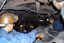 Công nhân chuẩn bị về quê ăn Tết bị đá rơi vào đầu tử vong 