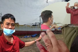 Tin nóng 14/11: Tàu hàng nước ngoài bị “xẻ thịt” thành sắt vụn