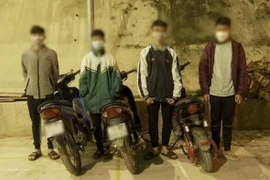 Học sinh đập phá ô tô ở Yên Bái: Bố mẹ đền bù?