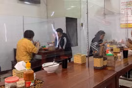 Nhà hàng, quán ăn tại Hà Nội có thể mở cửa lại vào tuần tới?