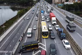 Hà Nội: Tai nạn liên hoàn, đường Vành đai 3 tê liệt gần 15km