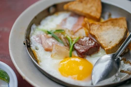 Bánh mì chảo tồn tại hơn 50 năm hấp dẫn bao thế hệ thực khách