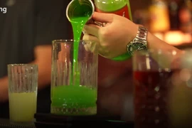 Cocktail đóng chai mang về, phục vụ khách chill tại nhà