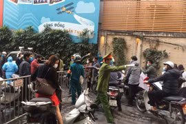Dịch COVID-19: Hà Nội phong tỏa toàn bộ chung cư Sky City Tower