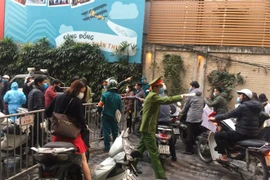Dịch COVID-19: Hà Nội phong tỏa toàn bộ chung cư Sky City Tower