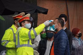 Hà Nội có nên kích hoạt, lập chốt phòng dịch?