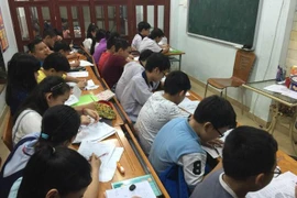 Dạy thêm là nghề kinh doanh có điều kiện: Giáo viên nói gì?