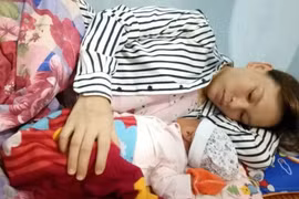 Cảm động chủ phòng trọ đỡ đẻ cho nữ công nhân trong khu vực cách ly