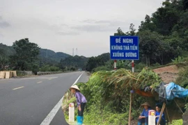 Vì sao Lạng Sơn đề nghị người dân “không thả tiền xuống đường“?