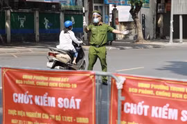 Hà Nội ghi nhận 12 ca mắc COVID-19 mới, có ca mắc ngoài cộng đồng