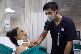 Đang ăn cơm bỗng nhiên đau đầu, chảy máu não ồ ạt