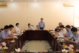 VUSTA thực hiện hoạt động tuyên truyền và phổ biến kiến thức trên cơ sở nào?