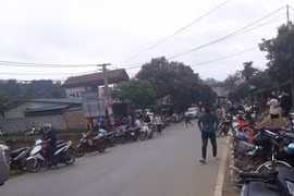 Con cầm dao chém vào đầu bố đẻ tử vong rồi trốn vào rừng