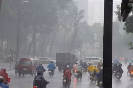 3 người bị sét đánh tử vong: Có phải do chiếc điện thoại?