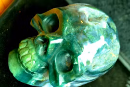 Kinh dị đầu lâu cầu may bằng đá giá 20 triệu