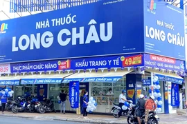 FPT Retail chào bán 10% cổ phần nhà thuốc Long Châu