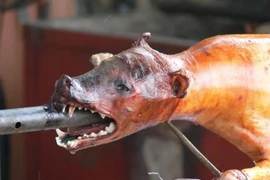 Nghe Tây kể chuyện ăn thịt chó Việt Nam: Đủ mọi cảm xúc 