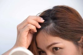 Cải thiện tóc bạc sớm bằng những nguyên liệu tự nhiên có sẵn tại nhà