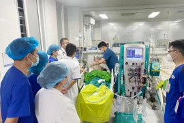 Kiểm tra bể ngâm thực phẩm, 2 công nhân suýt tử vong vì ngộ độc khí 