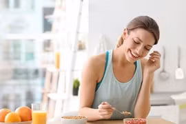 Mẹo ăn uống giữ gìn vóc dáng cho nàng ít vận động