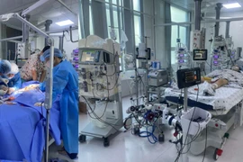 Cứu sống thành công bé gái bị viêm cơ tim tối cấp