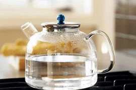 Nước đun sôi để nguội có "hạn sử dụng" bao lâu?