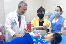 Đón những em bé “rồng vàng” chào đời đêm giao thừa Giáp Thìn 2024