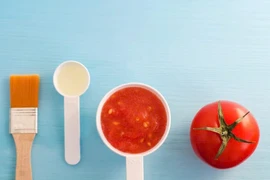Học ngay công thức mặt nạ dưỡng da từ cà chua của HH Khánh Vân