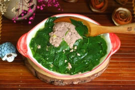 Vò nát lá rau ngót trước khi nấu có mất dinh dưỡng?