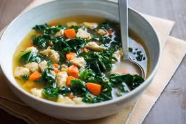 Cải xoăn nhiều dinh dưỡng nhưng 5 nhóm người nên hạn chế ăn