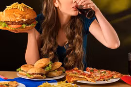 Thói quen tưởng chừng thư giãn nhưng thực chất lại làm cạn kiệt năng lượng