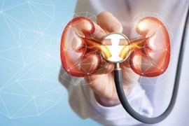 Tự ý bỏ thuốc điều trị tim, người đàn ông bị nhồi máu thận