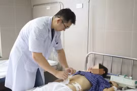 Suýt mất mạng vì... tự thụt tháo đại tràng để trẻ hóa, giảm cân