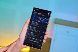 Samsung khôi phục tính năng chống burn-in màn hình OLED trên One UI 6.1
