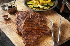 Điều gì xảy ra với cơ thể khi tiêu thụ quá nhiều thịt bò?