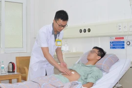 Cảnh báo thủng tạng rỗng do viêm loét dạ dày đang trẻ hóa