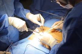 Chủ quan với rốn lồi, người đàn ông nhập viện cấp cứu