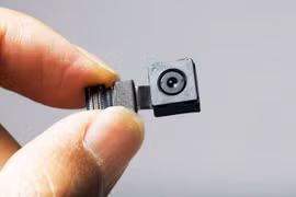 5 cách phát hiện camera quay lén đề phòng kẻ xấu nơi công cộng