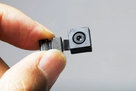 5 cách phát hiện camera quay lén đề phòng kẻ xấu nơi công cộng