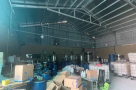 Khởi tố 6 đối tượng trong vụ việc sản xuất, mua bán nước giặt giả