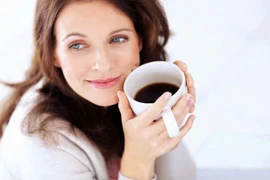 Uống cà phê có làm da sạm, xỉn màu?