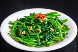 Rau muống giúp thanh nhiệt, loại bỏ độc tố nhưng cần lưu ý cách ăn