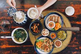 2 kiểu ăn uống dễ gây thừa muối, tăng nguy cơ bệnh tim mạch