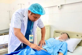 Cứu sống thai phụ chửa ngoài tử cung, vỡ gây sốc mất máu