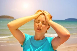 Mẹo giảm đau đầu khi thời tiết nắng nóng