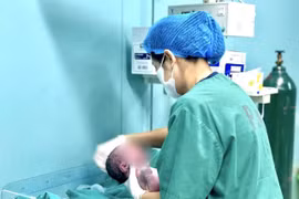 Phẫu thuật lấy thai thành công cho sản phụ bị rau tiền đạo trung tâm